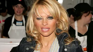 Pamela Anderson i-a cerut lui Vladimir Putin să salveze focile canadiene