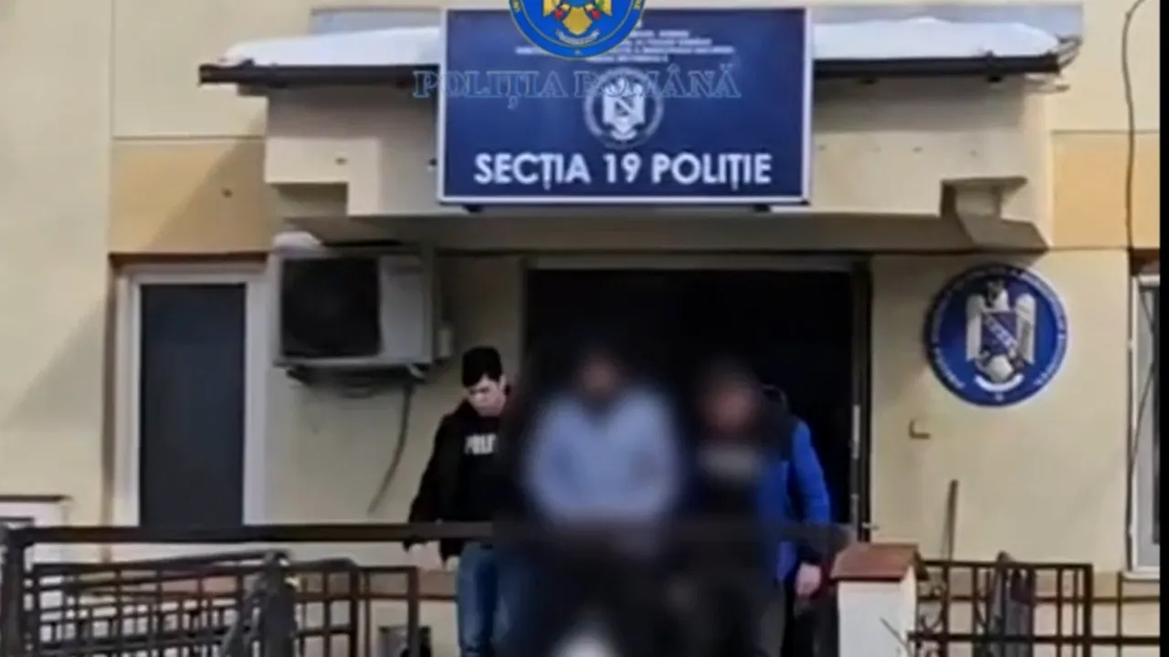 Doi tineri au tras cu pistoale cu bile în mai multe fete într-o intersecție din Sectorul 5