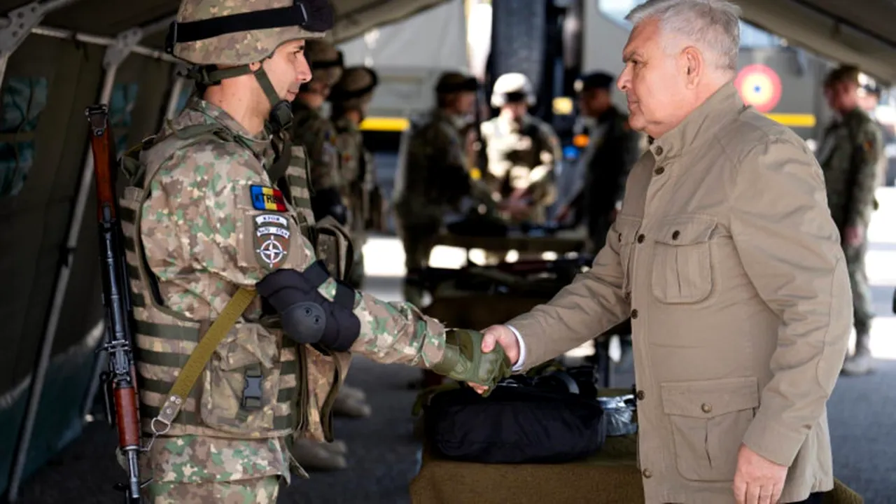 Angel Tîlvăr, vizită la bazele militare din Kosovo: „Suntem mândri de militarii noştri”