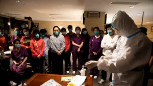 Numărul deceselor zilnice cauzat de cel mai recent focar de Covid-19 a scăzut în Shanghai. Ce valori au fost înregistrate