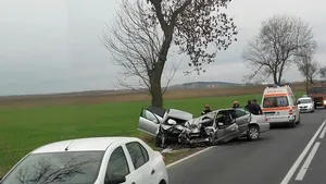 Patru morţi şi trei răniţi în urma ciocnirii a două autoturisme în judeţul Constanţa / Copilul rănit a murit la spital- FOTO