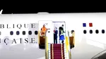 O înregistrare video care îl arată pe Emmanuel Macron fiind lovit peste față de soția sa a devenit rapid viral în mediul online / Reacția Administrației Prezidențiale
