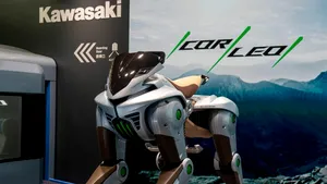 Kawasaki impresionează la Osaka cu Corleo, un cal robot alimentat cu hidrogen, creat pentru deplasări pe terenuri dificile