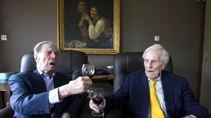 SECRETUL longevităţii celor mai bătrâni gemeni din lume