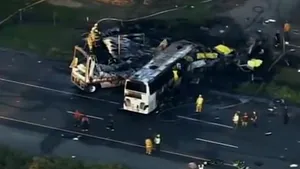 Zece morţi şi aproximativ 30 de răniţi într-un accident rutier produs în California - VIDEO