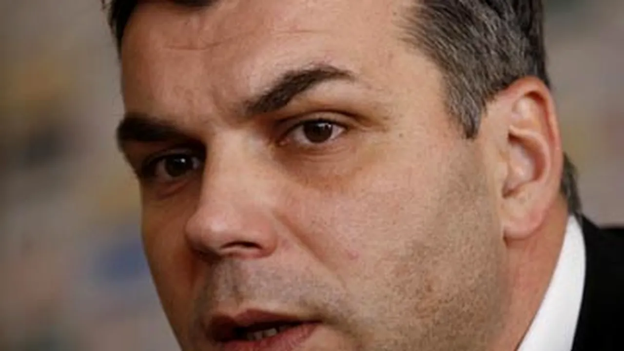 Regele a intervenit în favoarea lui Olăroiu