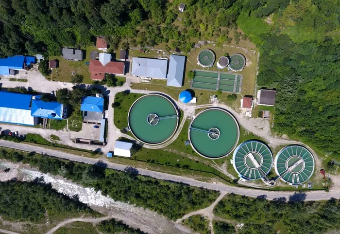 Criza apei. Surse: Apa menajeră ar putea fi reluată de vineri, iar apa potabilă pe 8 decembrie, dacă analizele DSP sunt conforme