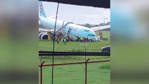 Un avion de la Korean Air s-a oprit pe câmp, după ce a ratat pista de două ori

