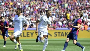 Primul „El Clasico” din actualul sezon, derbiul Real Madrid - Barcelona, va avea loc pe 25 octombrie