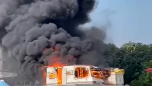 VIDEO Incendiu pe plaja din Eforie Nord
