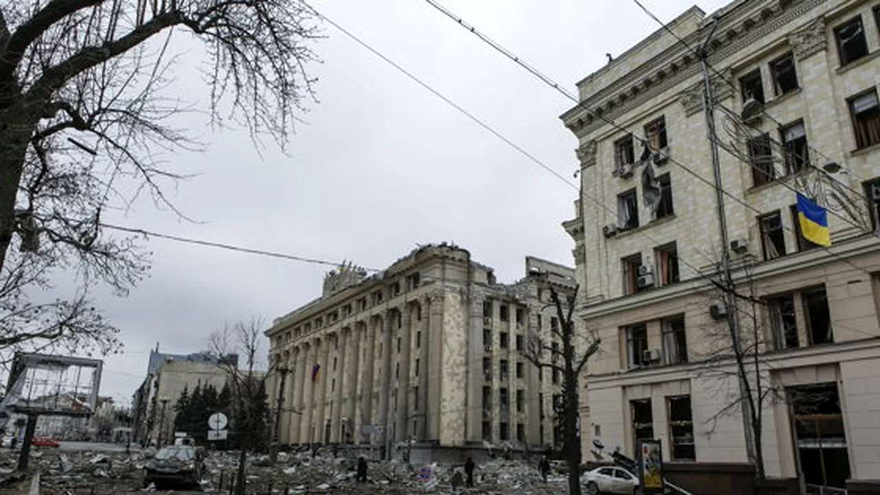 Ruşii au atacat o staţiune turistică de lângă Harkov: sunt raportate 11 decese