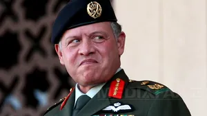 Regele Iordaniei ameninţă cu represalii gruparea Stat Islamic, folosind o replică a lui Clint Eastwood - VIDEO