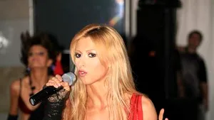 Andreea Bălan cere bani ca să intre în club