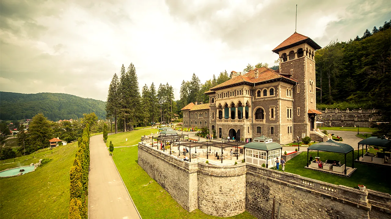 Un angajat al Castelului Cantacuzino din Buşteni s-a înecat în fântâna arteziană din curtea palatului medieval