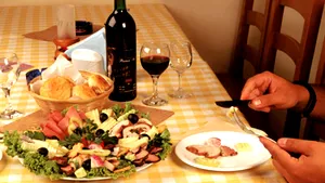 Reguli pentru siluetă în perioada tentaţiilor culinare