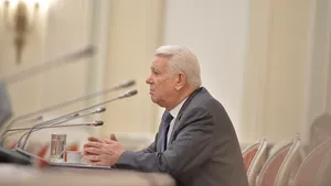 Daniel Zamfir anunţă că liderul Senatului nu a fost ales pentru că Teodor Meleşcanu nu are susţinerea ALDE