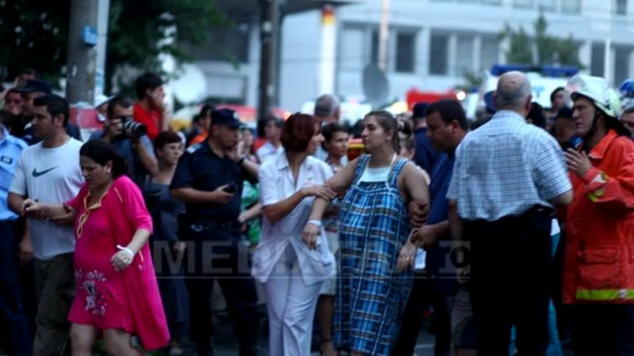 Evacuarea de la Maternitatea Giuleşti s-a încheiat, 113 persoane au fost scoase din spital - VIDEO