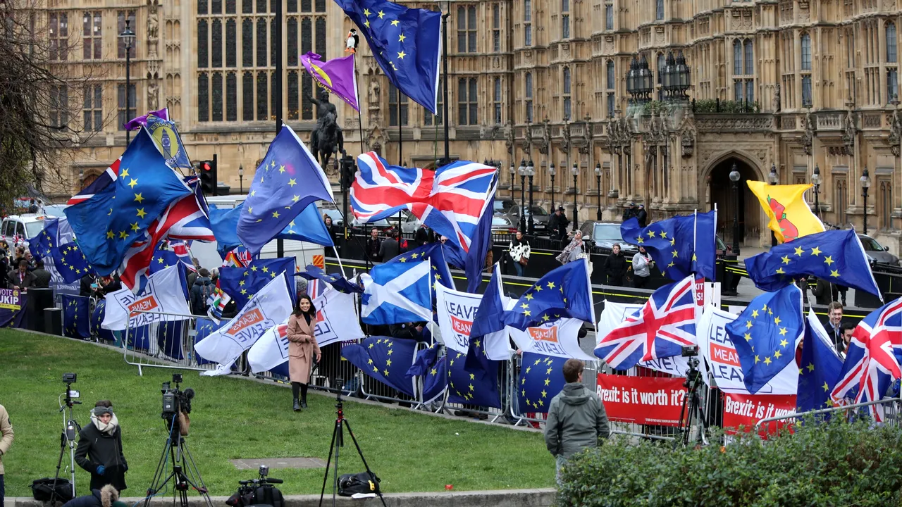 Parlamentul britanic va dezbate şi va vota planul B al Acordului Brexit. Pe ce dată va prezenta Theresa May planul