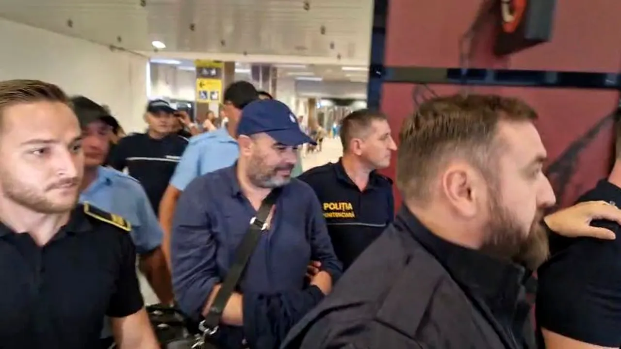 Darius Vâlcov, condamnat la şase ani de închisoare, adus în România sub escortă 