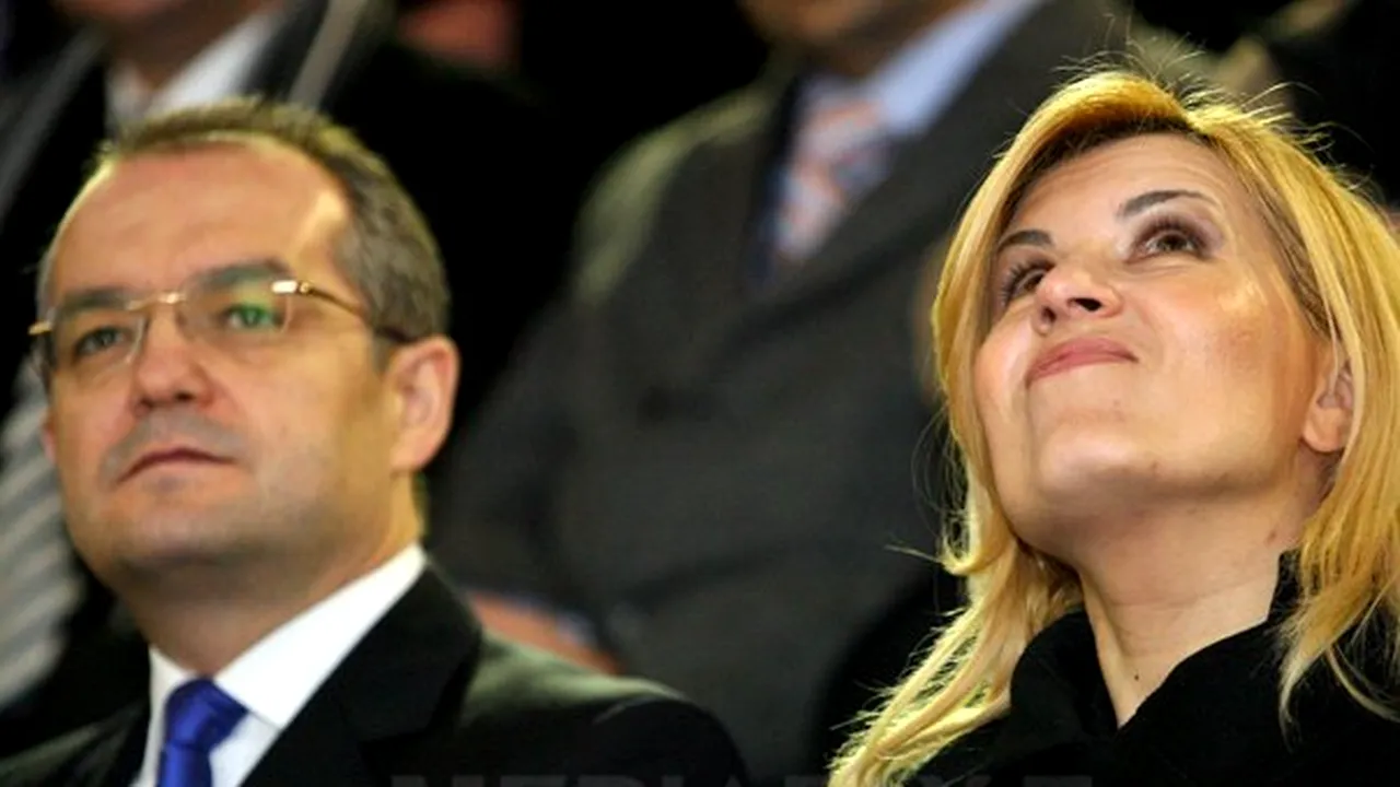 Boc a jucat ping-pong cu primarul din Câmpina. Elena Udrea a ţinut scorul