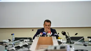 Ministrul Pop: Legea manualului şcolar,  în dezbatere din 12 septembrie. Punem capăt sarabandei din ultimii cinci ani / În 2018, toate programele şcolare pentru învăţământul liceal vor fi rescrise