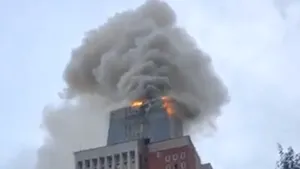 VIDEO Incendiu în sediul Consiliului Judeţean Caraş-Severin. La faţa locului intervin patru echipaje de pompieri
