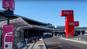 Aeroportul Paris-Orly: Noi anulări și întârzieri de zboruri după defectarea sistemelor de control
