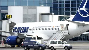 Personalul tehnic al Tarom ar putea declanşa conflictul de muncă, dacă nu va primi salarii mai mari