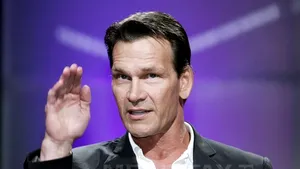 Soţia lui Patrick Swayze scoate la licitaţie cele mai îndrăgite obiecte personale ale actorului