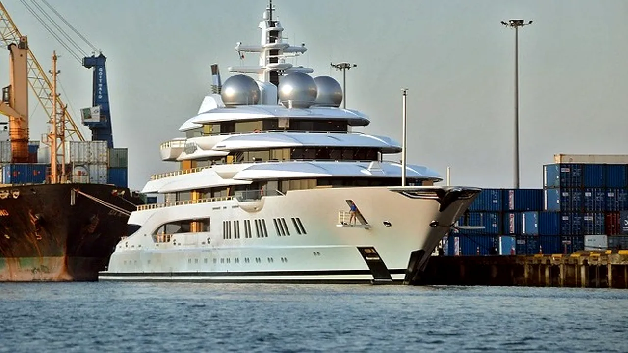 Documentele găsite pe un superyacht din Fiji îl acuză pe proprietarul rus. Anunţul FBI