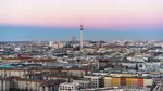 Un oraș european vrea să atragă turiști, deși Paris și Barcelona se luptă cu turismul excesiv