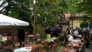 Unsprezece persoane au fost rănite după ce un copac s-a prăbuşit la un eveniment electoral al premierului Bavariei
