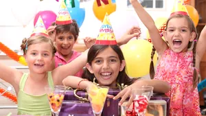 Accesorii contrafăcute pentru petreceri de copii, în valoare de peste 1.000.000 de lei, confiscate în Portul Constanţa Sud Agigea