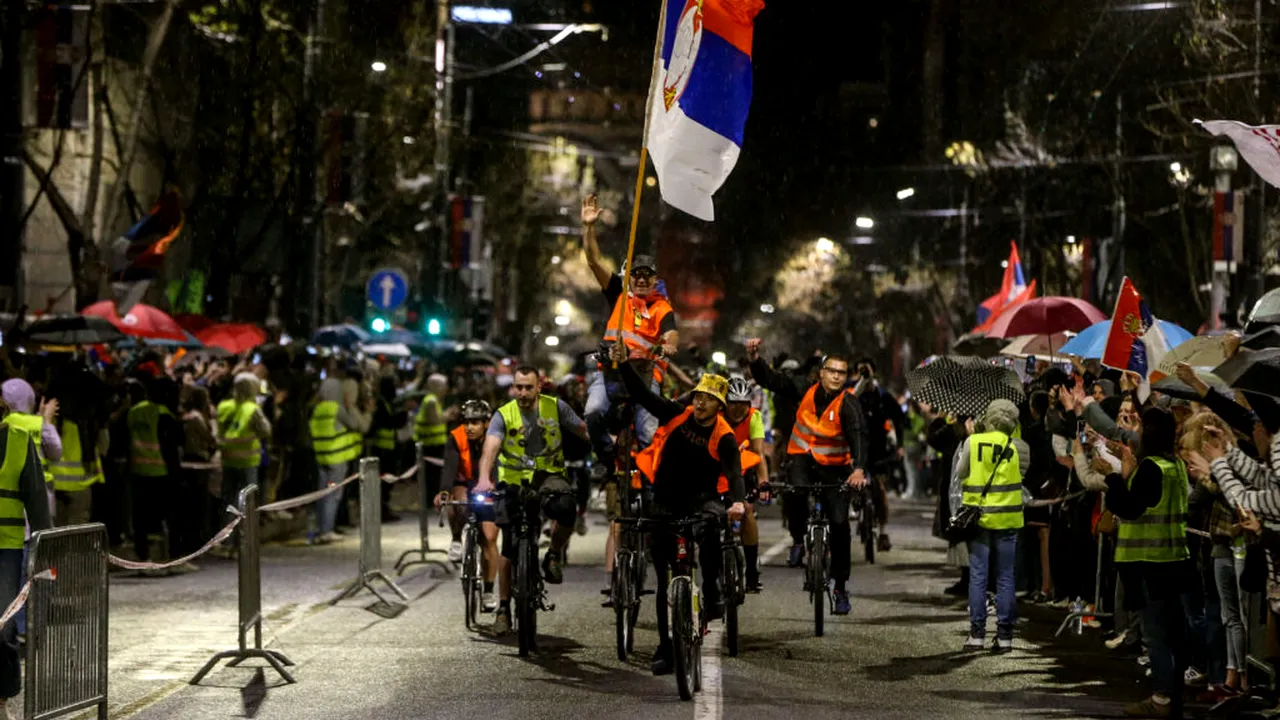 Studenții din Serbia intensifică presiunea asupra lui Vučić printr-un mare protest organizat în weekend