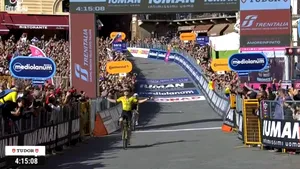 Giro d’Italia 2025: Wout van Aert triumfător în etapa a 9-a