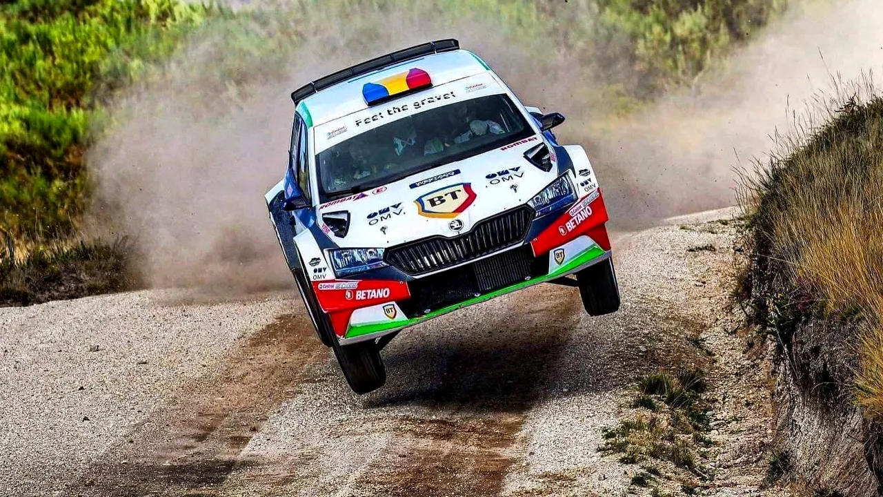 Automobilism. Simone Tempestini şi Sergiu Itu, extaz şi agonie în Rally Serras de Fafe e Felgueiras