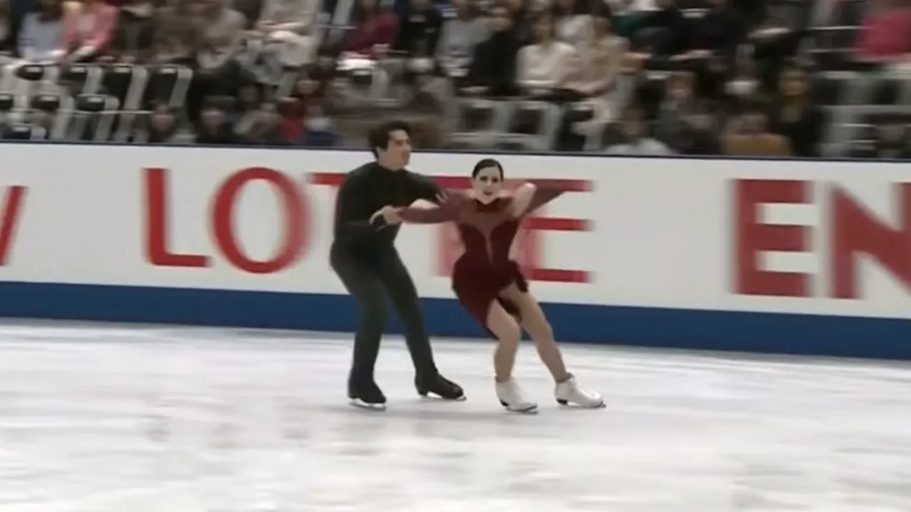 JO 2018 | Doi canadieni sunt nevoiţi să îşi schimbe programul de patinaj artistic, din cauză că ar fi prea sugestiv. Ridicarea care le dă bătăi de cap - VIDEO