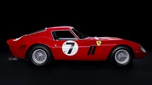 Cel mai scump Ferrari scos vreodată la licitaţie s-a vândut cu 51,7 milioane de dolari