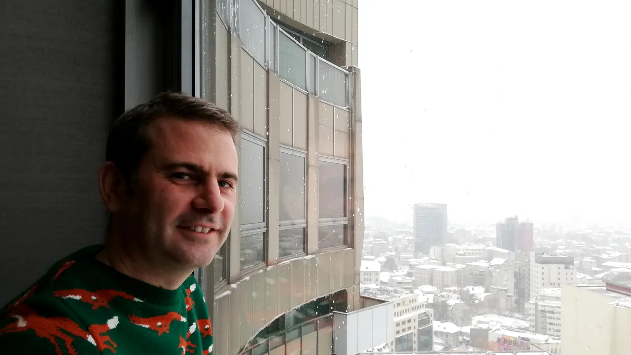 INTERVIU | Autorul britanic Peter Bunzl: Scriu împotriva clişeelor din cărţile pentru copii