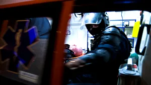 Brăila: Doi jandarmi la spital, după ce duba a fost lovită de o maşină