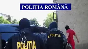 Bărbatul din Tulcea care şi-a omorât mama cu o toporişcă, internat la Psihiatrie