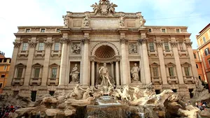 Reguli noi pentru turiştii care vizitează Roma
