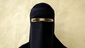 Harta vălurilor islamice în Europa. Ce țări au interzis burka și niqabul și unde există doar restricții