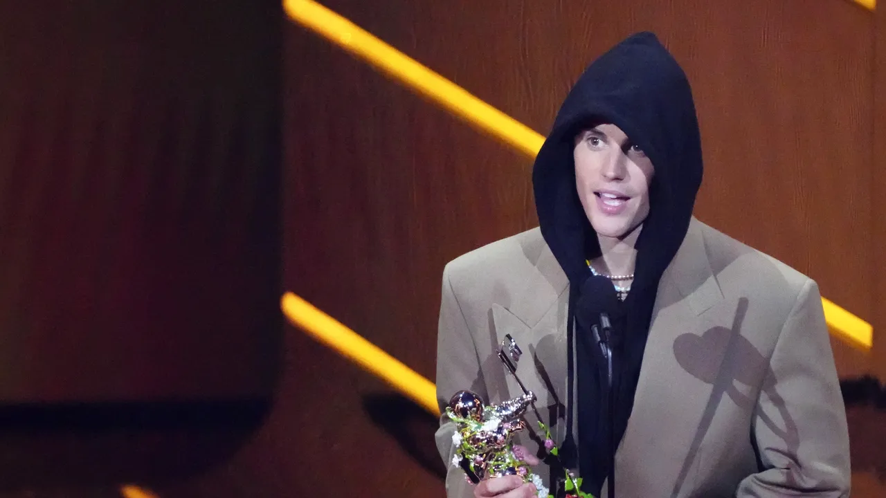 Justin Bieber e bolnav. A oprit definitiv turneul său mondial