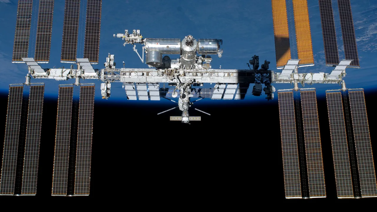 NASA nu-şi poate da seama de ce staţia spaţială internaţională pierde aer