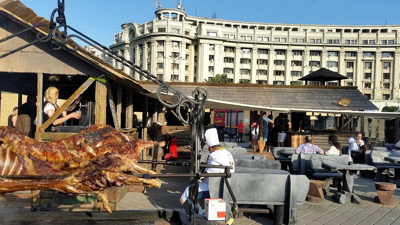 Un mod unic de a cunoaşte istoria| Feudali cu cauză naţională: Spectacolul 