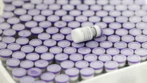 Milioane de doze de vaccin stau la gheaţă în SUA, punând la îndoială obiectivul anului 2020