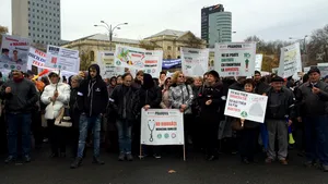 PROTEST al medicilor de familie | Medic: Birocraţia ne ia mult timp şi neglijăm actul medical/ Tudose: Din păcate, medicii de familie au foarte multă dreptate, sistemul e foarte greoi