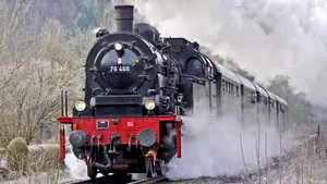 O tradiție de peste un secol intră în pauză: Marea Britanie oprește trenurile cu aburi din cauza caniculei