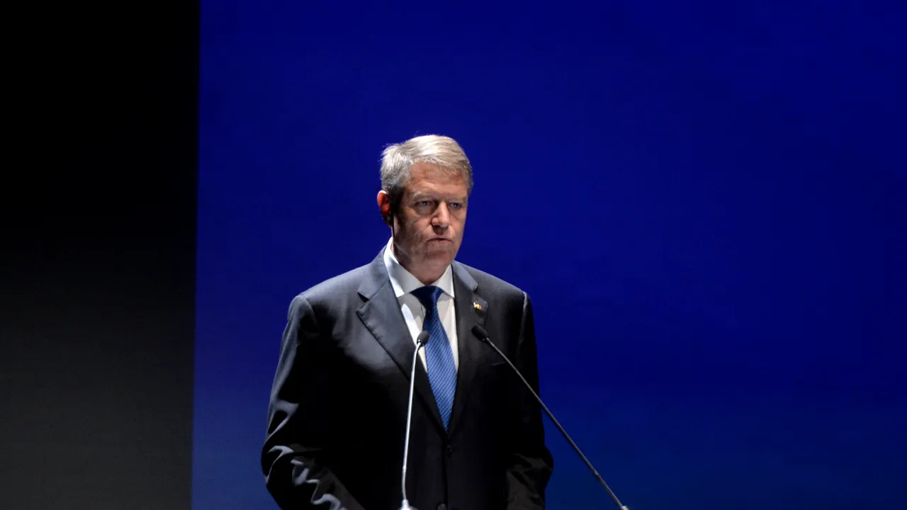 Un protestatar, sancţionat de jandarmi după ce l-a huiduit pe Iohannis, la Argeş. Ce i-a strigat acesta preşedintelui